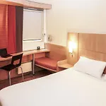 ibis les Etangs des Moines Hotel Fourmies