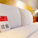 ホテル Ibis Fourmies 3*