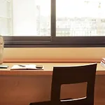 Ibis Fourmies ホテル