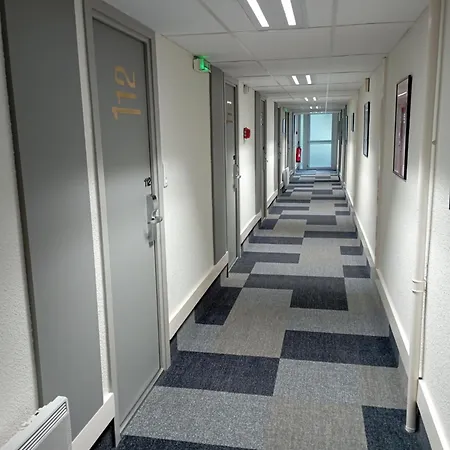 Ibis Les Etangs Des Moines Hotel 3*