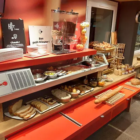Hotel Ibis Les Etangs Des Moines 3*