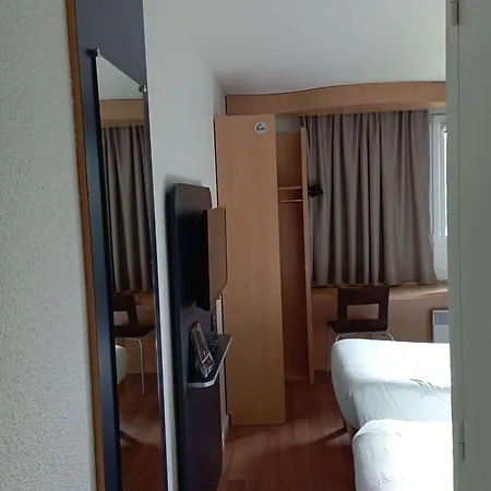Ibis Les Etangs Des Moines Hotel