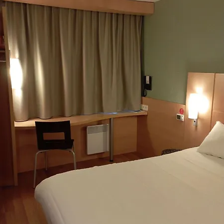 Ibis Les Etangs Des Moines 3* Fourmies