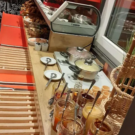 מלון Ibis Les Etangs Des Moines