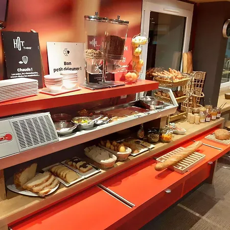 Ibis Les Etangs Des Moines 3*