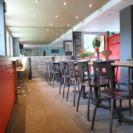 Ibis Les Etangs Des Moines מלון