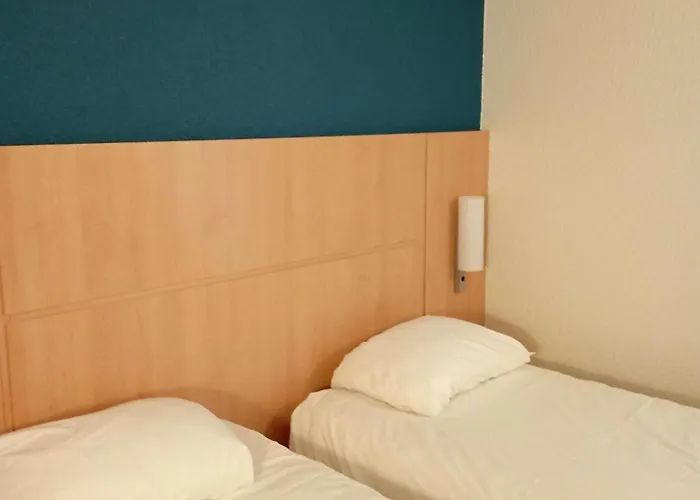 Ibis Les Etangs Des Moines Hotel 3*