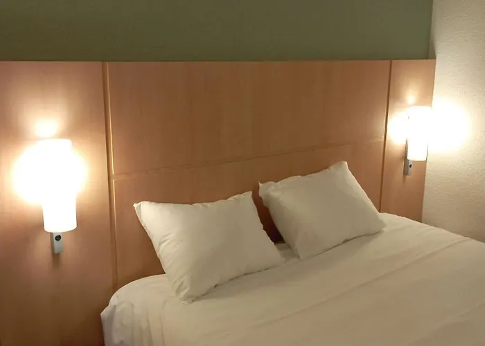 Ibis Fourmies 3*