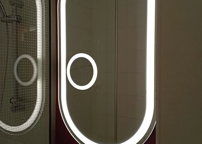 Ibis Les Etangs Des Moines 3*