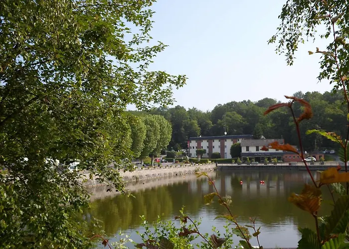 Ibis Les Etangs Des Moines Hotel 3*