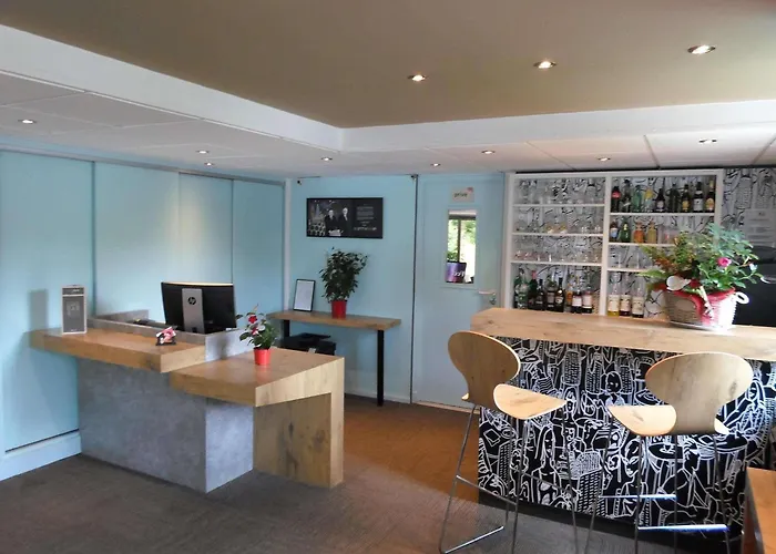 Ibis Les Etangs Des Moines Hotel 3*