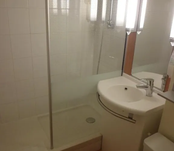 Ibis Les Etangs Des Moines Hotel